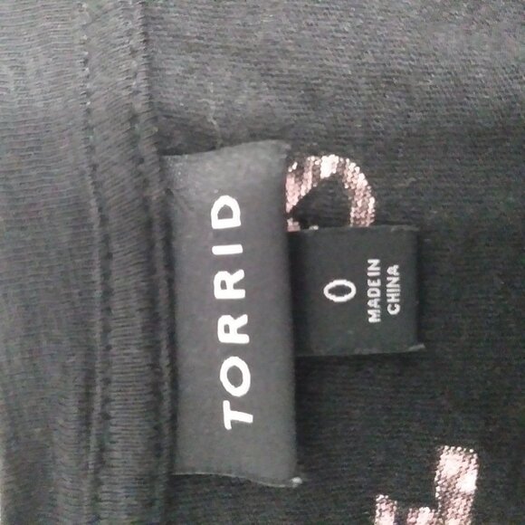 Torrid Women's Cancer Ribbon Graphic Tee Short Sleeve - Picture 4 of 9